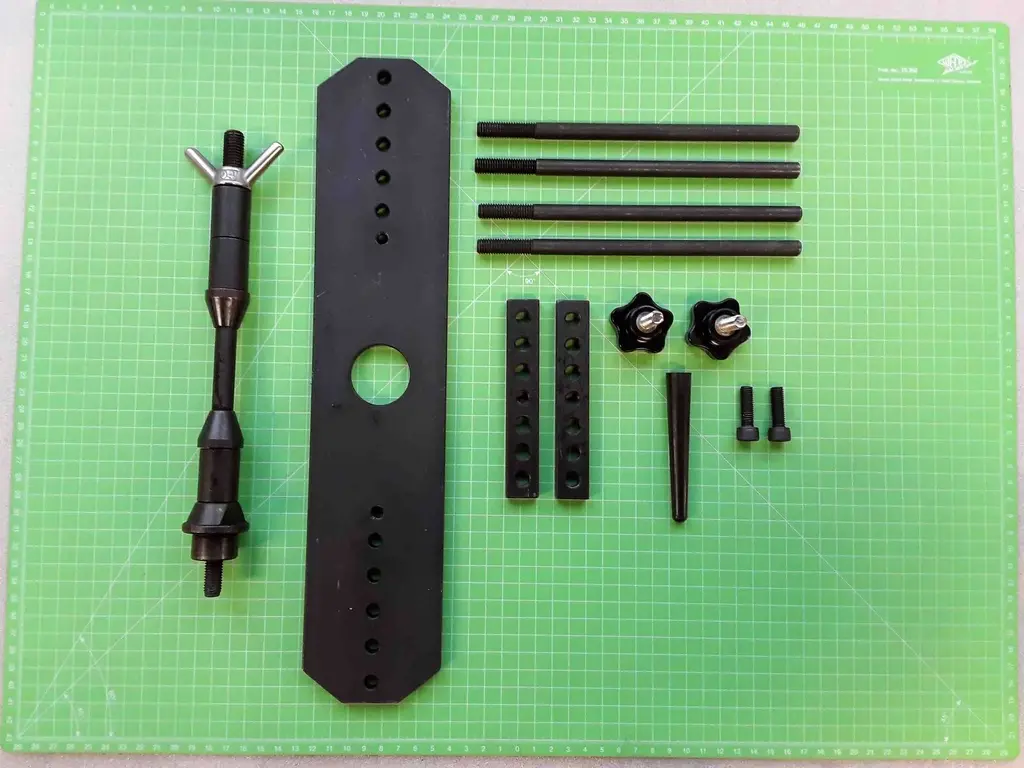 Moottoripyörän renkaan kiinnitysadapteri Zipperin RWM99 tasapainoituskoneeseen